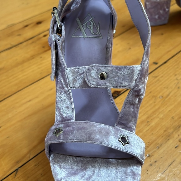 YRU nightcall - Picture 2 of 8